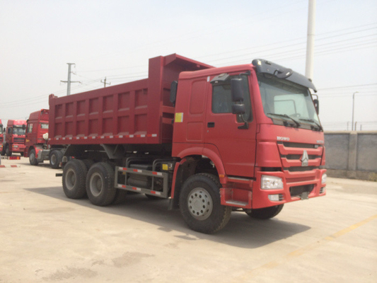 Autocarro con cassone ribaltabile di colore rosso 336hp Sinotruk Howo con 10 ruote e capacità 18m3