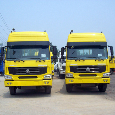 Camion giallo del carico del carraio di colore 6x4 10 del modello di Sinotruk Howo7 per 40-50T