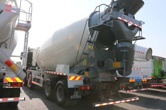 l'annuncio pubblicitario di bassa potenza del combustibile diesel del camion della betoniera 6x4 trasporta Sinotruk su autocarro Howo7