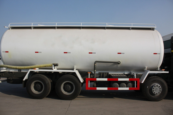 Howo 12 spinge 8x4 l'autocisterna in serie 36m3-45m3 per il trasporto del materiale della polvere