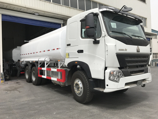 Camion resistente della petroliera di RHD per facoltativo multicolore del trasporto