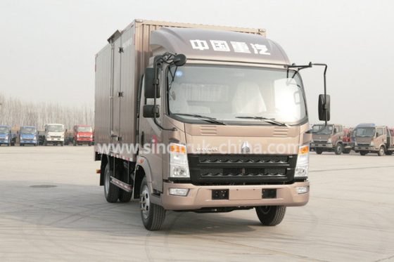 4x2 Euroii Howo 7000kg ha refrigerato il camion della scatola con il motore di Yunnei e una gomma di 6 triangoli