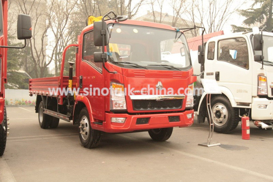 i camion commerciali di bassa potenza di 4*2 116hp hanno montato 3 tonnellate che sollevano la gru della capacità