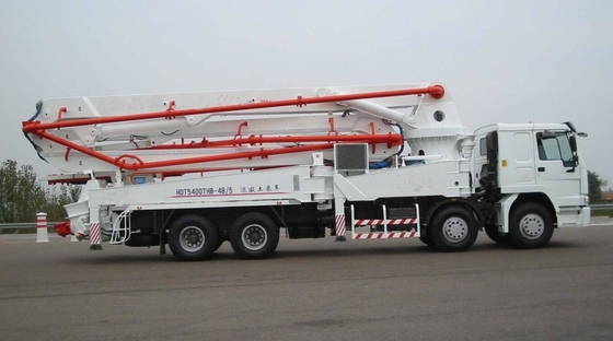 Camion della pompa del cemento di 8×4 HOWO/camion concreto della pompa dell'asta per costruzione