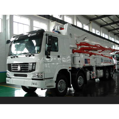 Camion della pompa del cemento di 8×4 HOWO/camion concreto della pompa dell'asta per costruzione