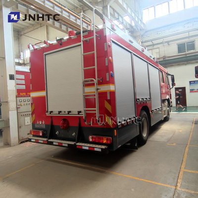 HOWO 18m Alto braccio 4x2 12000l Grande flusso di salvataggio di incendio camion dei pompieri in vendita