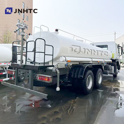 Prezzi bassi Sprinkler Tank Truck HOWO Water Tank Trucks 6X4 400HP Per l'acqua potabile Spedizione di deposito