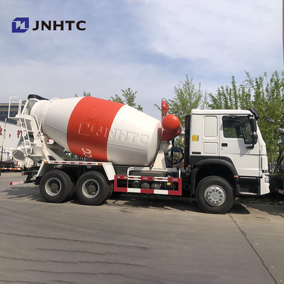 SINOTRUK HOWO Camion per la miscelazione del calcestruzzo 10m3 Capacità Camion per la miscelazione del cemento Camion per la miscelazione del calcestruzzo montato In vendita