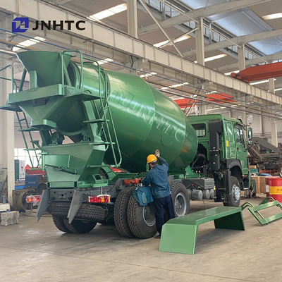 Hot HOWO Camion per la miscelazione del calcestruzzo 6x4 10 ruote Capacità Camion per la miscelazione del cemento Camion per la pompa del miscelatore del calcestruzzo montato