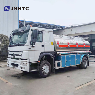 Sinotruk Howo Fuel Tanker Truck 6 ruote Leggia di alluminio 10000 litri Con Dispenser Tanker di olio Truck