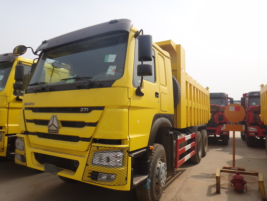 L'autocarro con cassone ribaltabile giallo di 371hp 20M3 RHD Sinotruk Howo 6x4 per 40-50 tonnellate carica