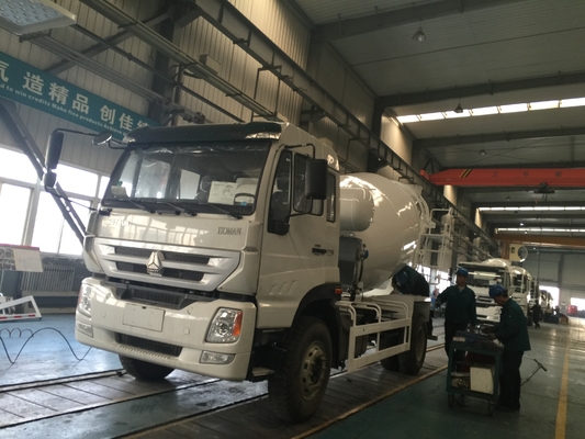 Il camion 10 del miscelatore di cemento di HOWO spinge il serbatoio di combustibile dell'euro 2 10m3 400L