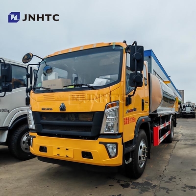Howo Asfalto Spraying Equipment Trucks 4X2 160HP Intelligent Bitumen Spreader in vendita