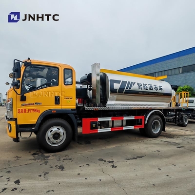 Howo Asfalto Spraying Equipment Trucks 4X2 160HP Intelligent Bitumen Spreader in vendita