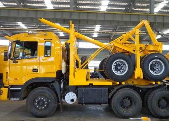 Marca movente destra di Sinotruk Howo del camion del trasportatore del ceppo di 6*6 400l con qualsiasi colore