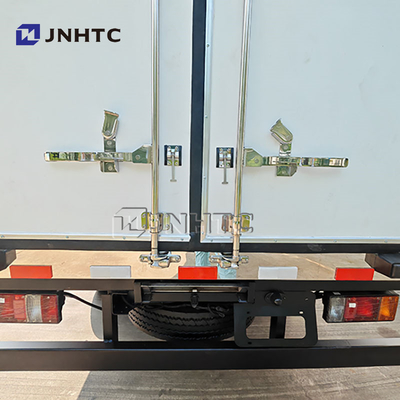 ISUZU 10 tonnellate carico utile 4x2 6x4 Box Van Cargo Truck con motore 205hp 240hp