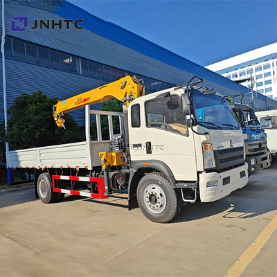 SINOTRUCK 4X2 6 ruote camion merci con gru camion montato gru in vendita