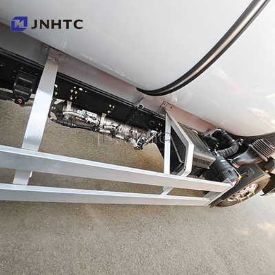 Sinotruk Howo 4x2 Camionetto a combustibile leggero 4200 litri Camionetto a combustibile diesel