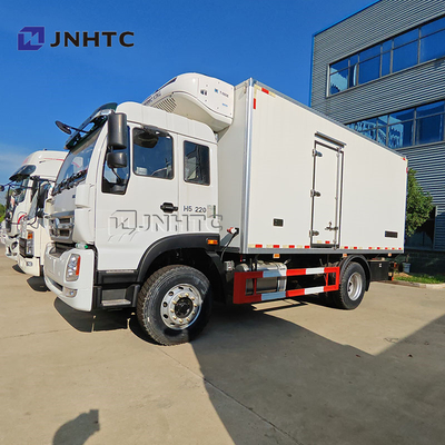 Vendita a caldo HOWO 6 ruote 4x2 Piccolo camion frigorifero manuale camion contenitore refrigerato