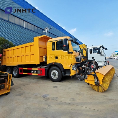 Howo TX Road Salt Spreader Macchina per sciogliere la neve 6X4 350 HP Suitable Snow Sweeper Truck