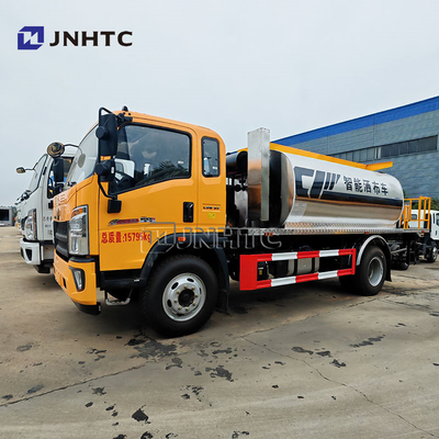 Hot emulsified HOWO 7000 litri distributore di asfalto camion diffusore di bitume camion spruzzatore