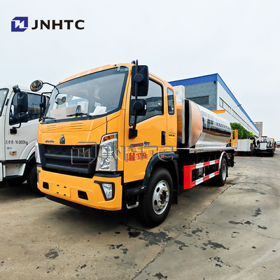 Hot emulsified HOWO 7000 litri distributore di asfalto camion diffusore di bitume camion spruzzatore