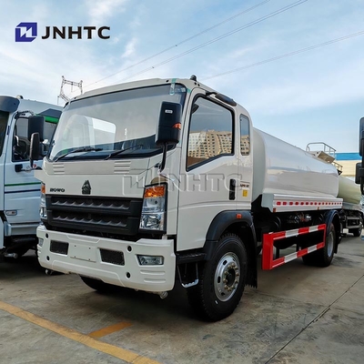 HOWO Camion leggero per l'acqua Acciaio inossidabile Bevande 4x2 5000 litri 5 tonnellate Camion cisterna Camion cisterna prezzo