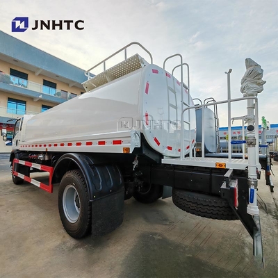 HOWO Camion leggero per l'acqua Acciaio inossidabile Bevande 4x2 5000 litri 5 tonnellate Camion cisterna Camion cisterna prezzo