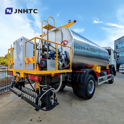 HOWO 4X2 340HP Intelligent Bitumen Spreader Equipaggiamento per la spruzzatura di asfalto
