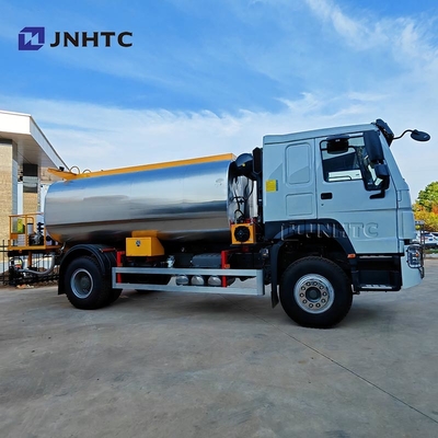 HOWO 4X2 340HP Intelligent Bitumen Spreader Equipaggiamento per la spruzzatura di asfalto
