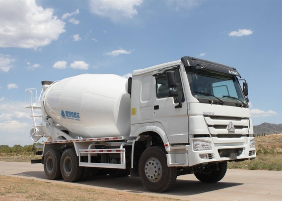 L'autocarro con cassone ribaltabile resistente di HOWO, il camion 10 del miscelatore di cemento spinge il serbatoio di combustibile 400L dell'euro 2