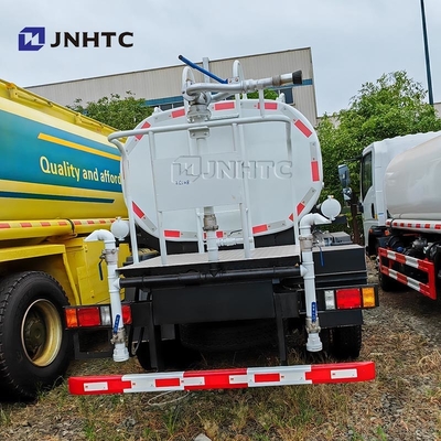 NEW HOWO Camion leggero per l'acqua 4x2 5000 litri 5 tonnellate Camion cisterna per l'acqua