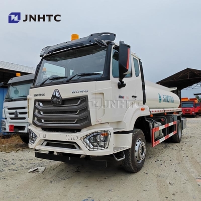 Howo NX Water Anker Truck 4x2 200-380hp Drive Wheel Sprinkler Tank Truck Buon prezzo