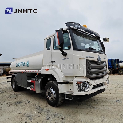 Howo NX Water Anker Truck 4x2 200-380hp Drive Wheel Sprinkler Tank Truck Buon prezzo