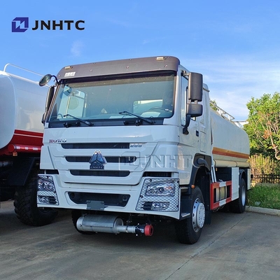 Howo Camioni cisterna petrolifera 4X2 266 CV 30000 litri Trasporto carburante Camioni cisterna carburante