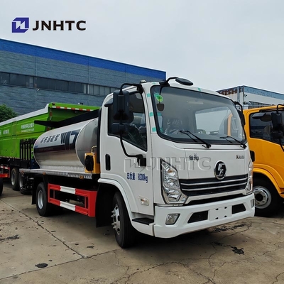 Equipaggiamento per la spruzzatura dell'asfalto Shacman camion 4X2 160HP Intelligent Bitumen Spreader in vendita