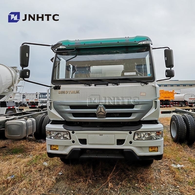 Nuovo HOWO Camion per la miscelazione del calcestruzzo 6x4 10 ruote Camion per la miscelazione del cemento