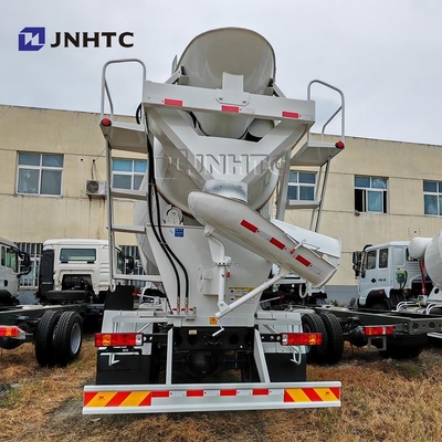Nuovo HOWO Camion per la miscelazione del calcestruzzo 6x4 10 ruote Camion per la miscelazione del cemento