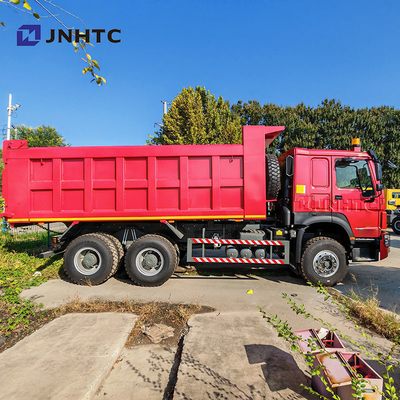 Camionetti a gomma Sinotruk 6x4 10 ruote 30 tonnellate Camionetto a scarico Euro 3 standard di emissioni
