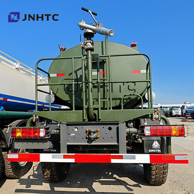 Howo Camioni cisterna petrolifera 4X4 a trazione integrale Camioni cisterna carburanti