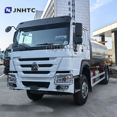 Nuovo Sinotruk Howo 6 ruote Fuel Tank Truck 10000 litri Oil Tanker Con professione personalizzare