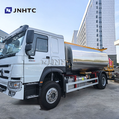 Nuovo Sinotruk Howo 6 ruote Fuel Tank Truck 10000 litri Oil Tanker Con professione personalizzare