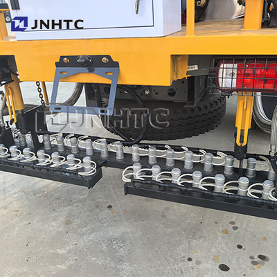 HOWO 4X2 rimorchio per la costruzione stradale distributore di asfalto camion con spray bar per la preparazione dell'asfalto