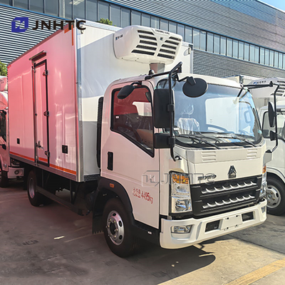 HOWO 6 ruote camion frigorifero piccolo camion frigorifero gelato trasporto congelatore furgone in vendita