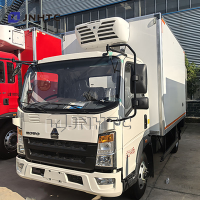 HOWO 6 ruote camion frigorifero piccolo camion frigorifero gelato trasporto congelatore furgone in vendita