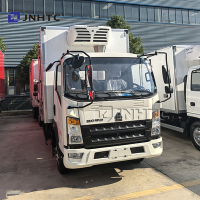 HOWO 6 ruote camion frigorifero piccolo camion frigorifero gelato trasporto congelatore furgone in vendita