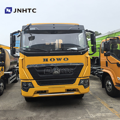 HOWO Macchine per la costruzione stradale distributore automatico di asfalto distributore di bitume camion di spruzzo di asfalto