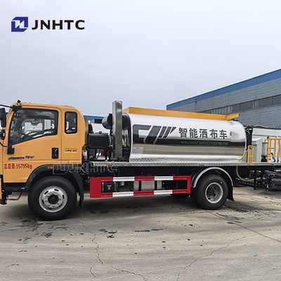 HOWO 6 ruote Asfalto Bitume Distributore Bitume Sprayer camion in vendita