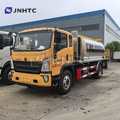 HOWO 6 ruote Asfalto Bitume Distributore Bitume Sprayer camion in vendita