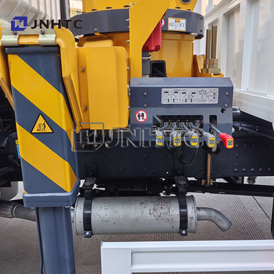 Howo Light Mini 4*4 6 ruote Double Row Cab Cargo Truck Con Telescopic Boom Cranes 8 tonnellate Monted Crane Cargo Truck